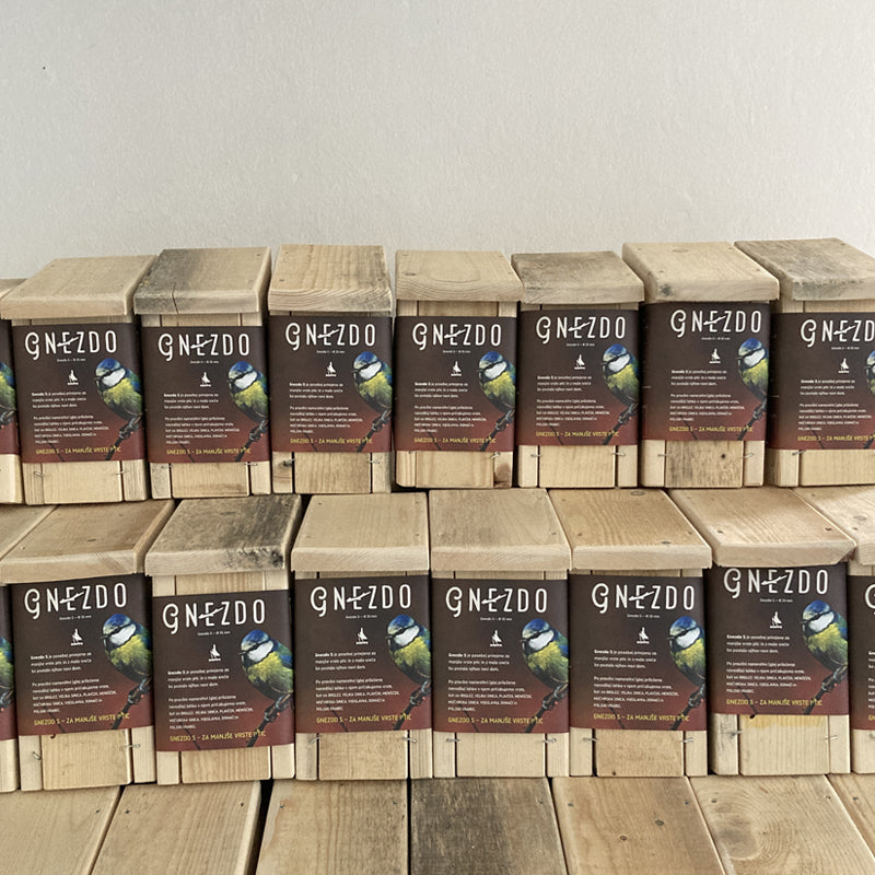 Gnezdilnica "Gnezdo S"